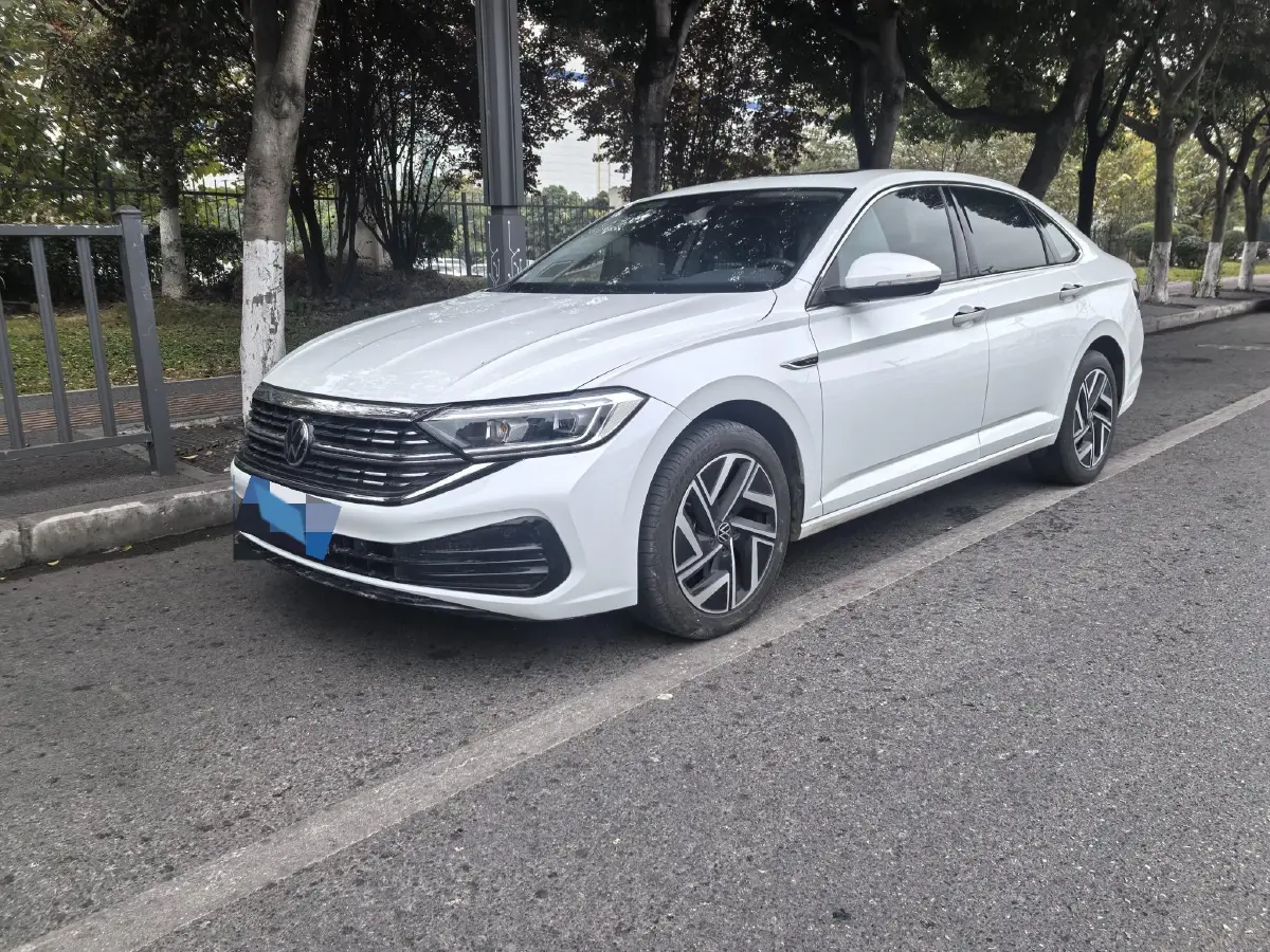2023 Volkswagen Sagitar 1.2T 116HP L4 7DCT