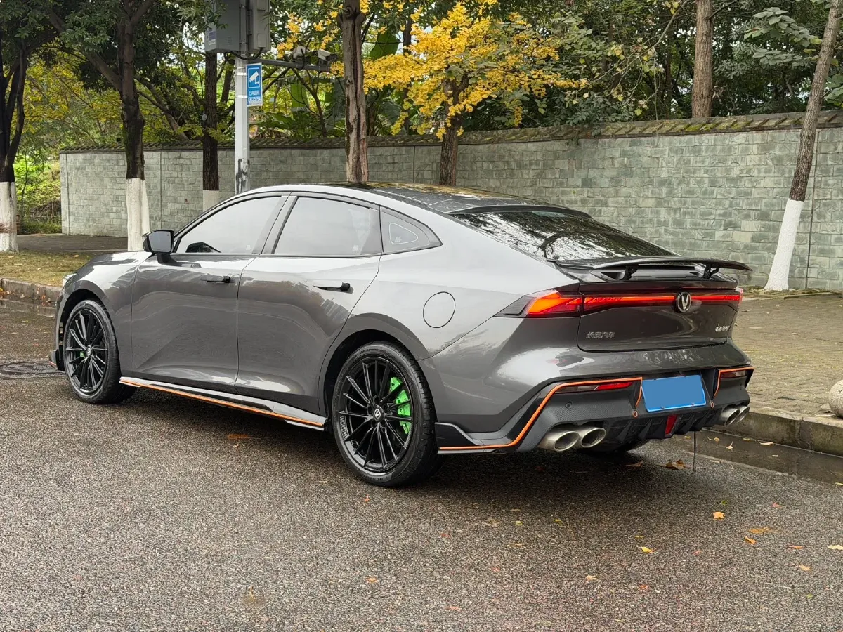 2023 ChangAn UNI-V 1.5T 188HP L4 7DCT,autocango,china used car exporter,china ev exporter,chinese used car exporter,chinese used ev exporter