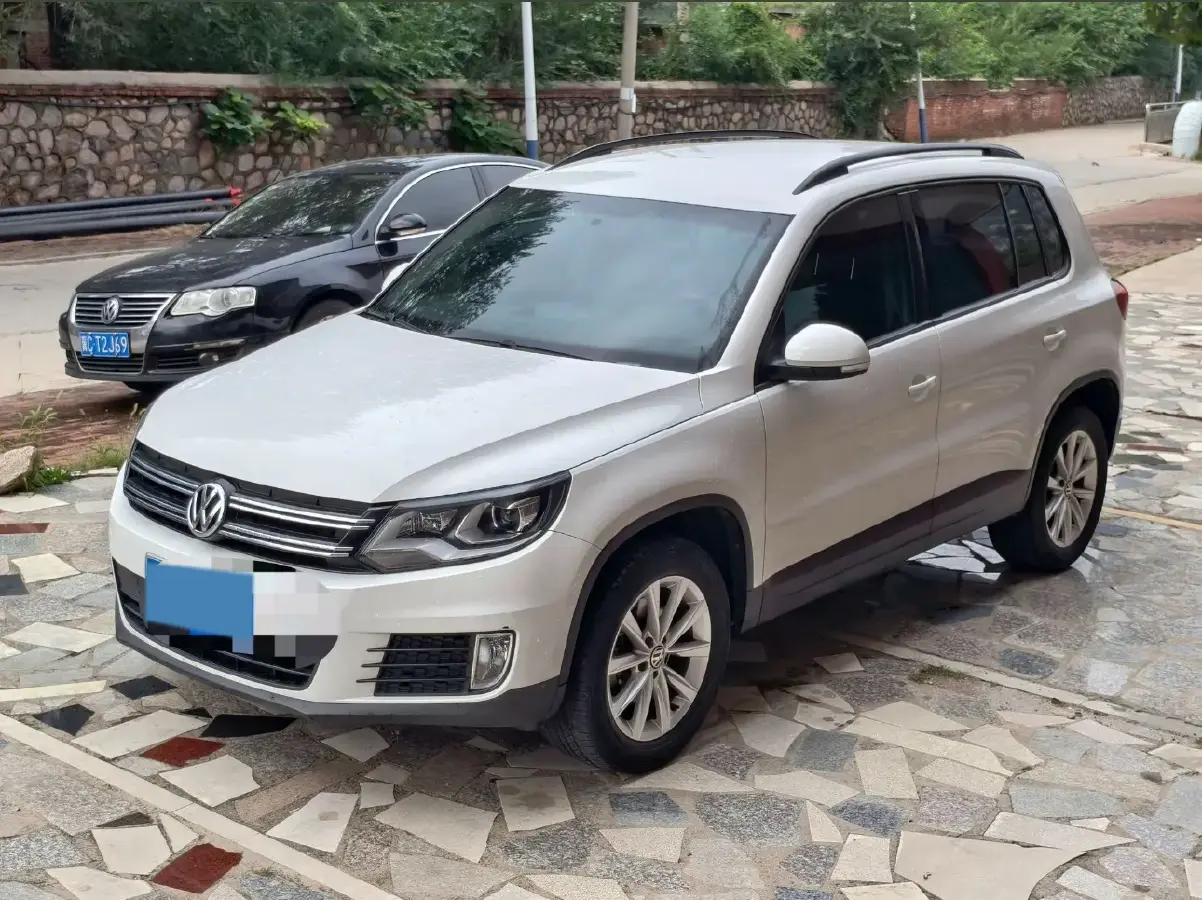 2017 Haval H9 2.0T 190HP L4 8AT 2017 Haval H9 2.0T 190HP L4 8AT