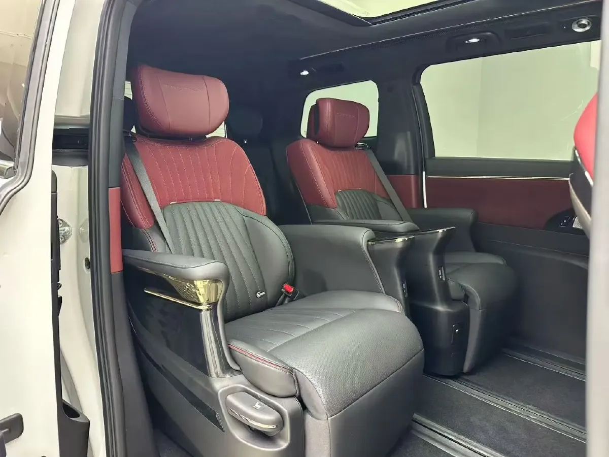 2023 GAC Trumpchi M8 2.0T 252HP L4 8AT,autocango,china used car exporter,china ev exporter,chinese used car exporter,chinese used ev exporter