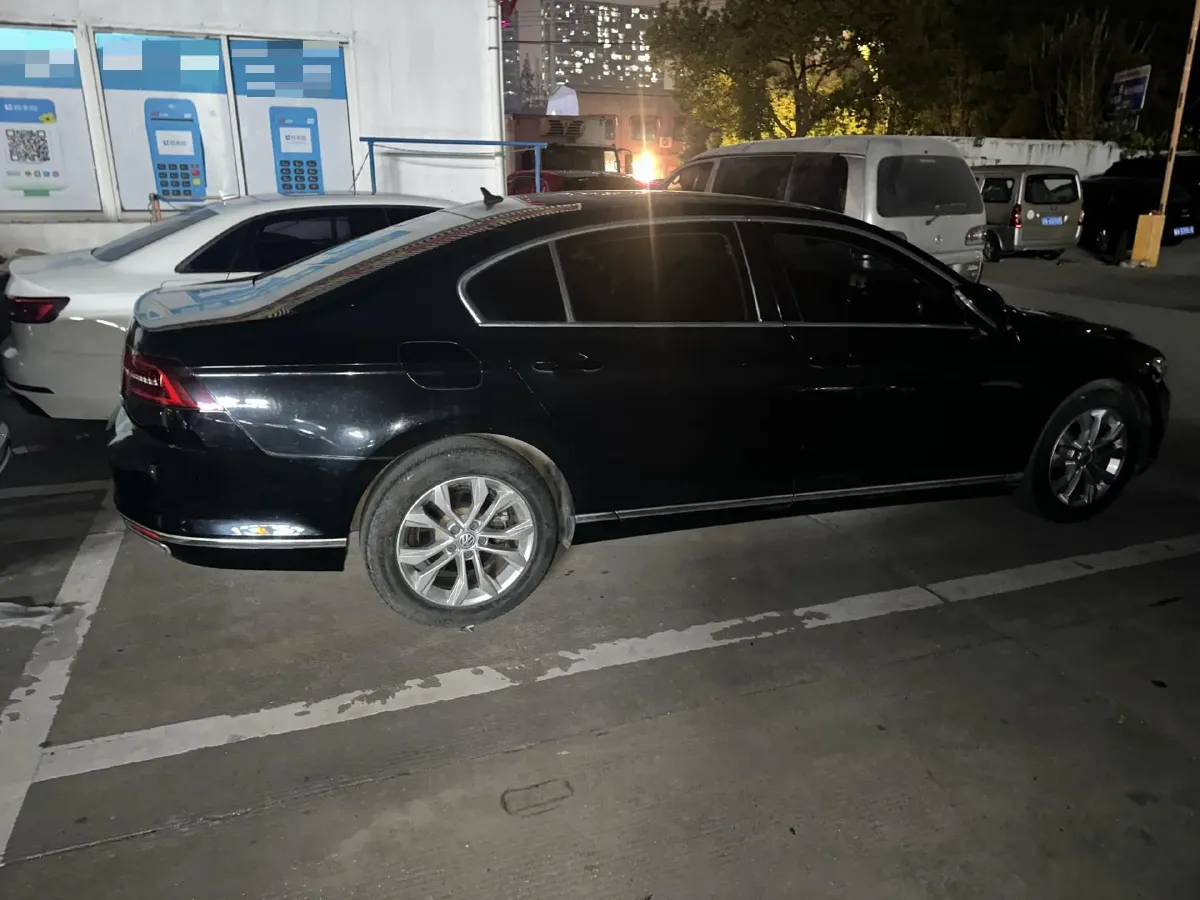 2019 Volkswagen Magotan 2.0T 186HP L4 7DCT,autocango,china used car exporter,china ev exporter,chinese used car exporter,chinese used ev exporter