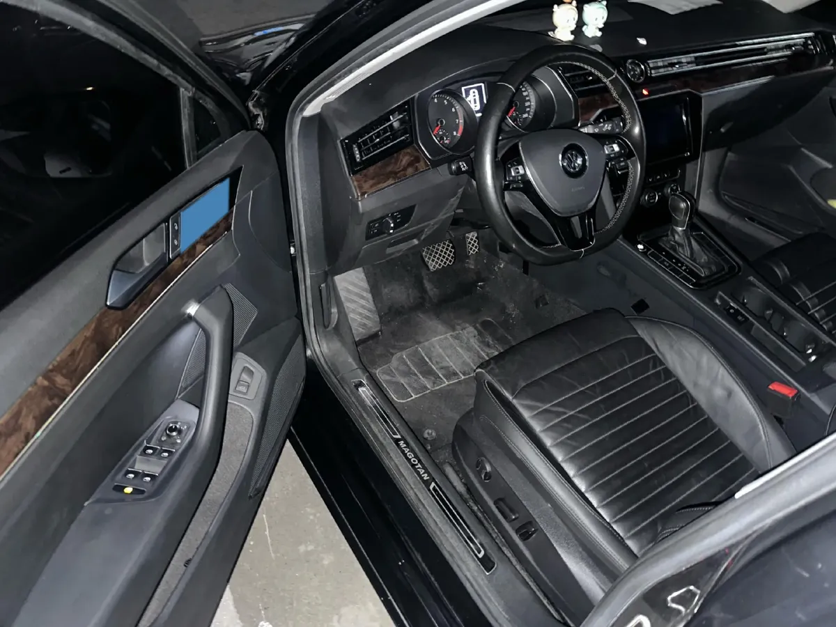 2019 Volkswagen Magotan 2.0T 186HP L4 7DCT,autocango,china used car exporter,china ev exporter,chinese used car exporter,chinese used ev exporter