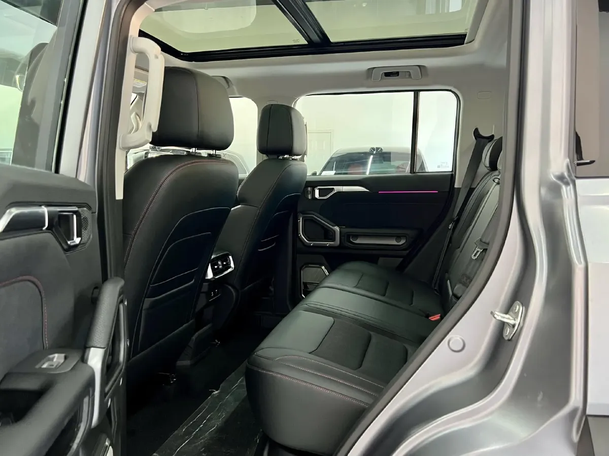 2025 Jetour Traveller 2.0T 254HP L4 7DCT,autocango,china used car exporter,china ev exporter,chinese used car exporter,chinese used ev exporter