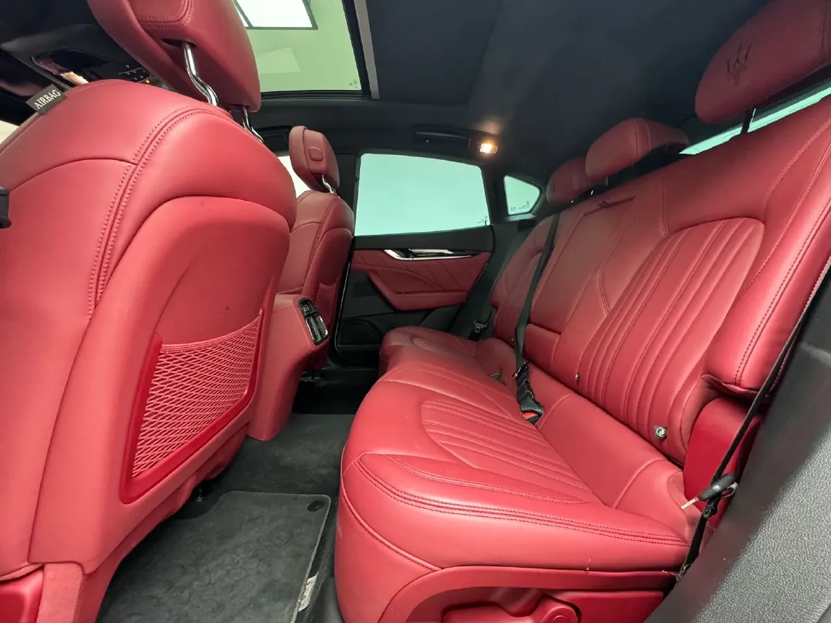 2022 Maserati Levante 2.0T 330HP L4 8AT,autocango,china used car exporter,china ev exporter,chinese used car exporter,chinese used ev exporter