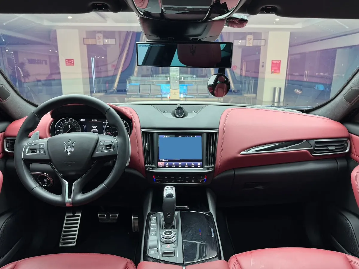 2022 Maserati Levante 2.0T 330HP L4 8AT,autocango,china used car exporter,china ev exporter,chinese used car exporter,chinese used ev exporter