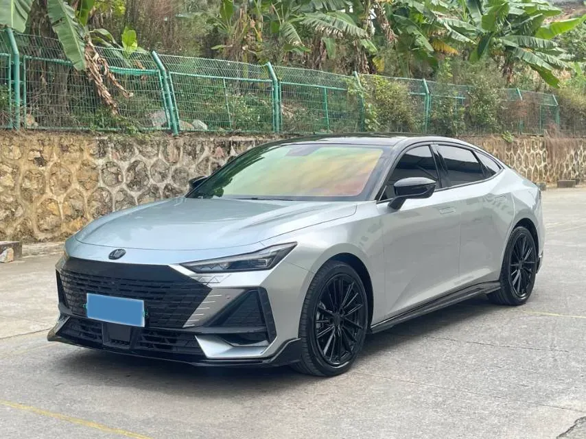 2022 ChangAn UNI-V 1.5T 188HP L4 7DCT,autocango,china used car exporter,china ev exporter,chinese used car exporter,chinese used ev exporter