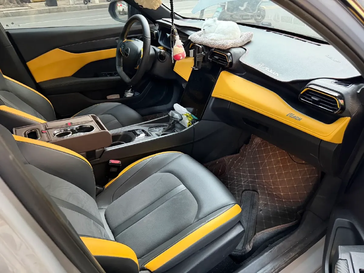 2023 DongFeng Aeolus YiXuan 1.5T 197HP L4 6DCT,autocango,china used car exporter,china ev exporter,chinese used car exporter,chinese used ev exporter