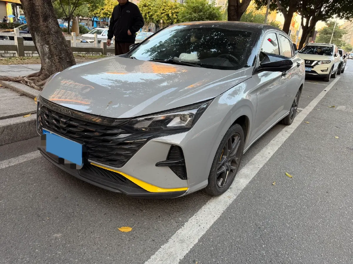 2023 DongFeng Aeolus YiXuan 1.5T 197HP L4 6DCT,autocango,china used car exporter,china ev exporter,chinese used car exporter,chinese used ev exporter