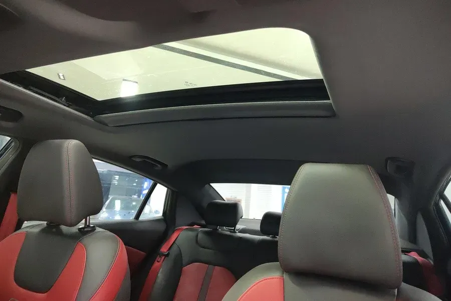 2021 DongFeng Aeolus YiXuan 1.5T 150HP L4 6DCT,autocango,china used car exporter,china ev exporter,chinese used car exporter,chinese used ev exporter