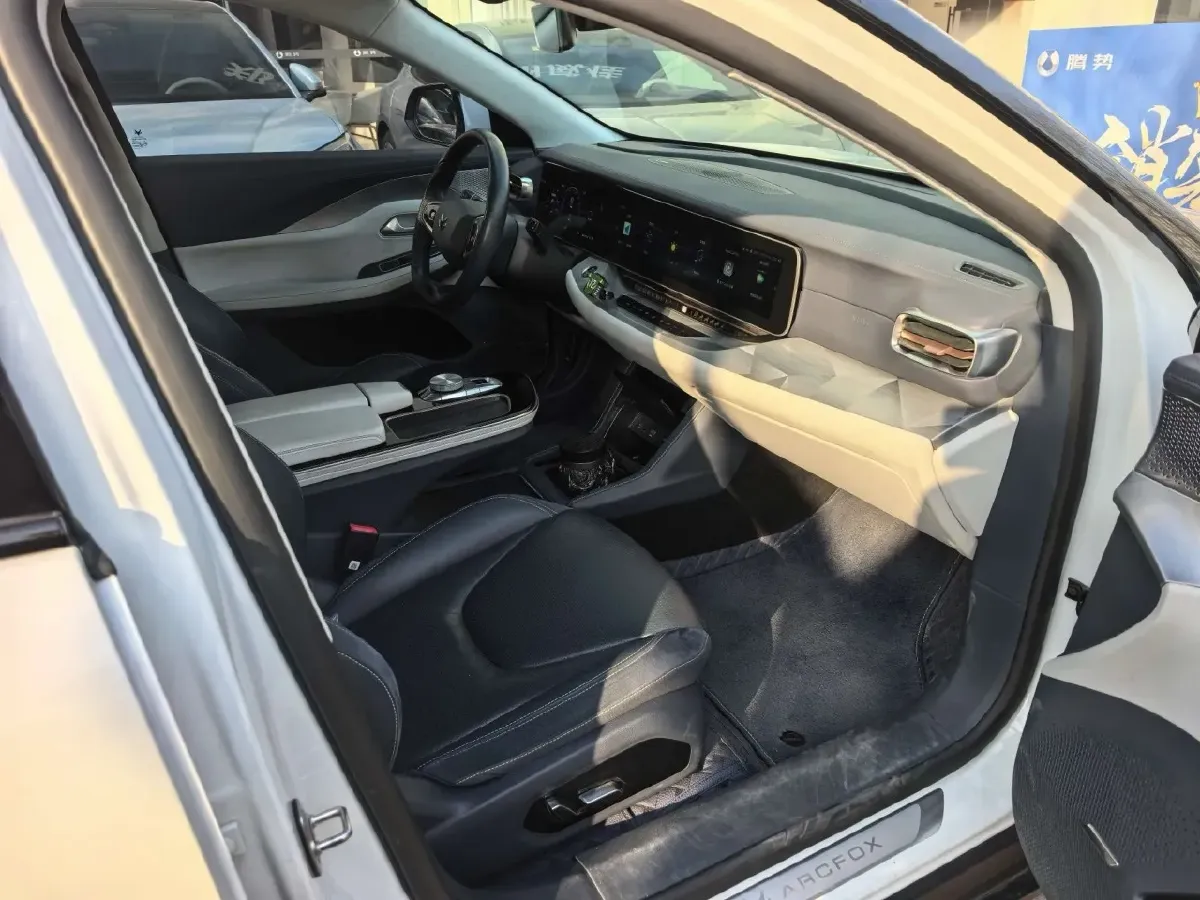 2022 ARCFOX αS BEV 93.6KWH,autocango,china used car exporter,china ev exporter,chinese used car exporter,chinese used ev exporter