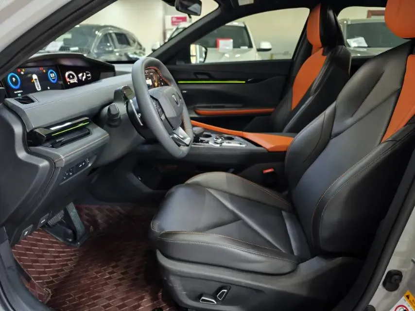 2022 ChangAn UNI-V 1.5T 188HP L4 7DCT,autocango,china used car exporter,china ev exporter,chinese used car exporter,chinese used ev exporter