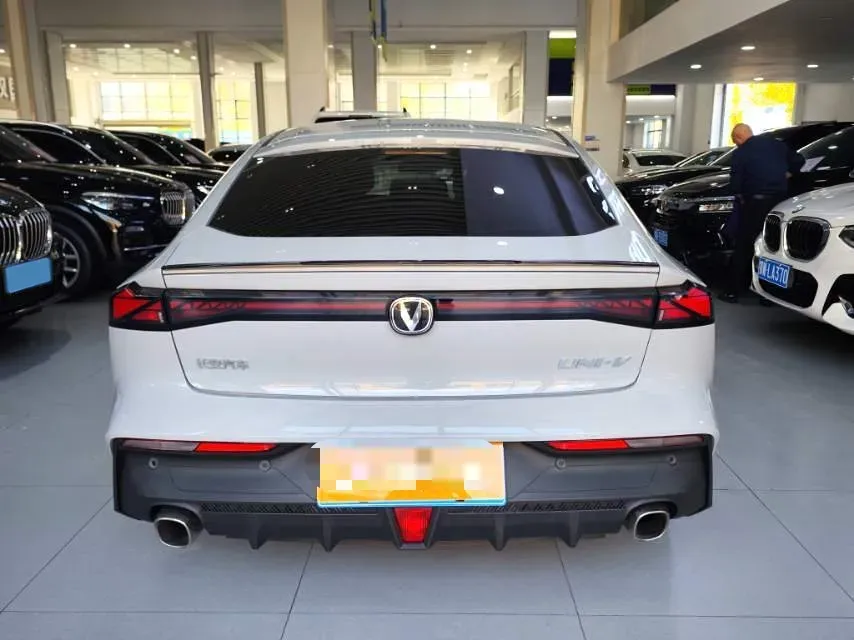2022 ChangAn UNI-V 1.5T 188HP L4 7DCT,autocango,china used car exporter,china ev exporter,chinese used car exporter,chinese used ev exporter