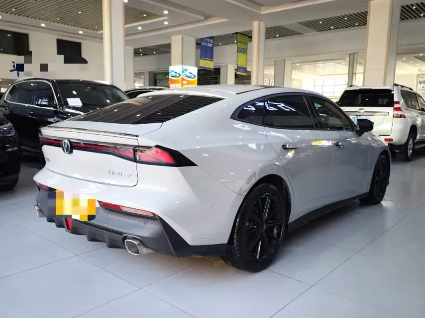 2022 ChangAn UNI-V 1.5T 188HP L4 7DCT,autocango,china used car exporter,china ev exporter,chinese used car exporter,chinese used ev exporter