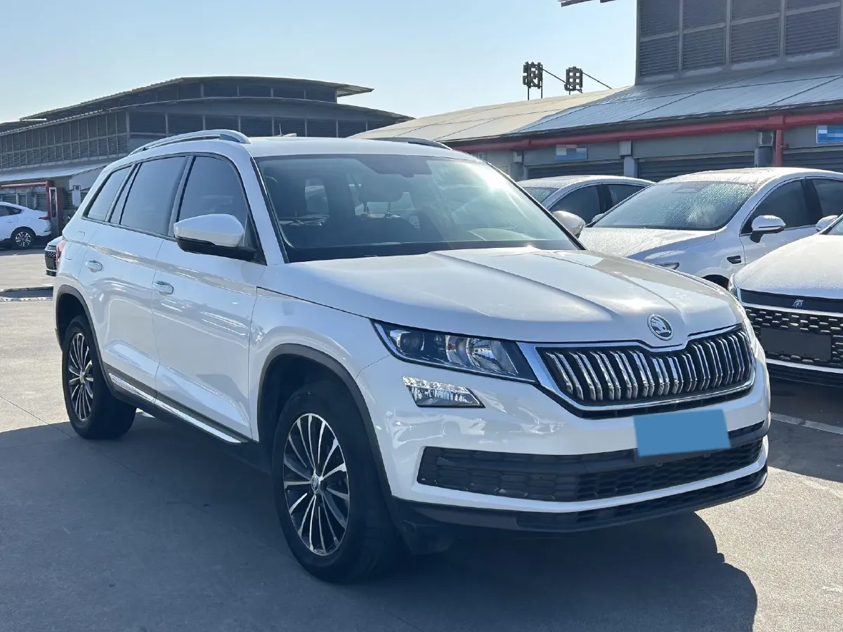 2019 Buick EnvisionPlus 1.5T 169HP L4 7DCT,autocango,china used car exporter,china ev exporter,chinese used car exporter,chinese used ev exporter