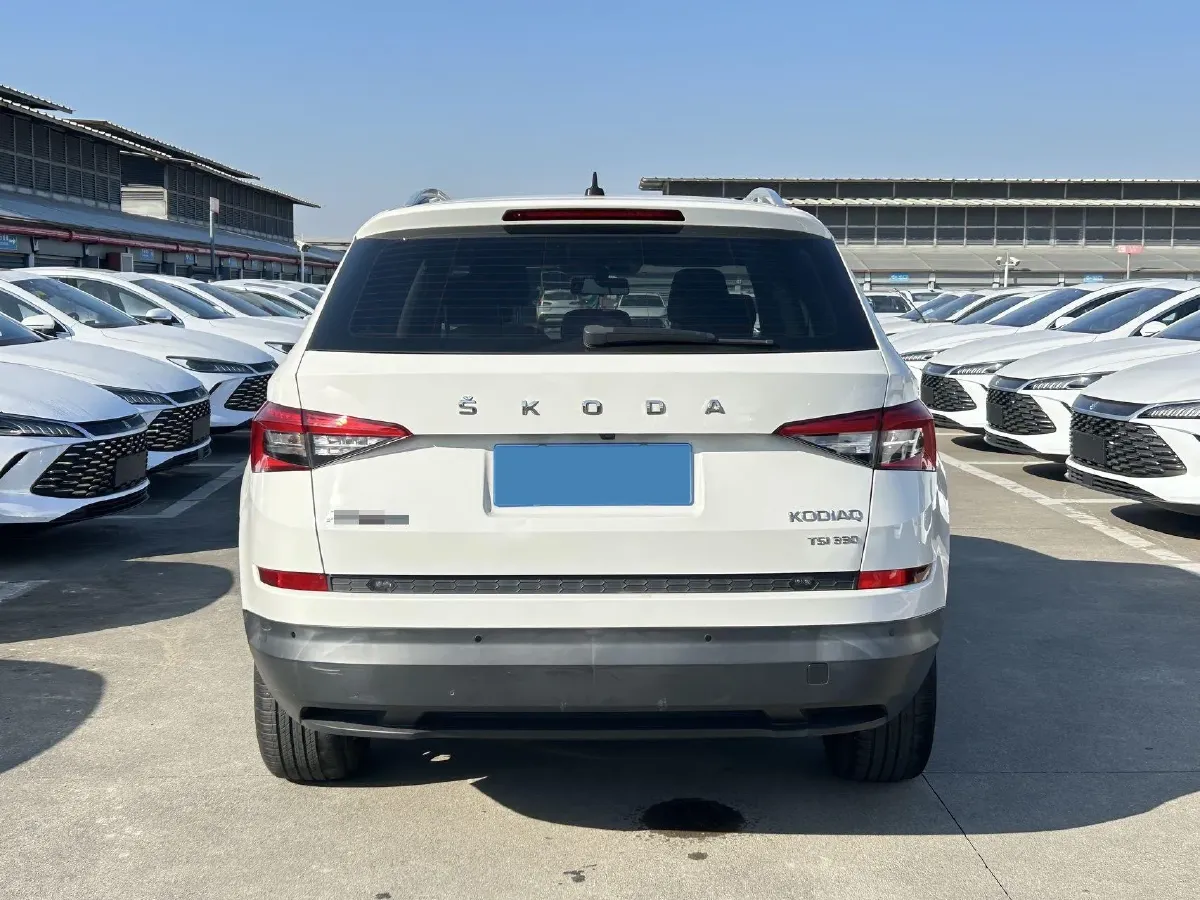 2019 Buick EnvisionPlus 1.5T 169HP L4 7DCT,autocango,china used car exporter,china ev exporter,chinese used car exporter,chinese used ev exporter