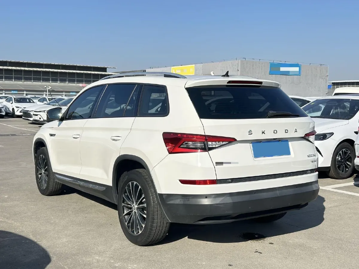 2019 Buick EnvisionPlus 1.5T 169HP L4 7DCT,autocango,china used car exporter,china ev exporter,chinese used car exporter,chinese used ev exporter
