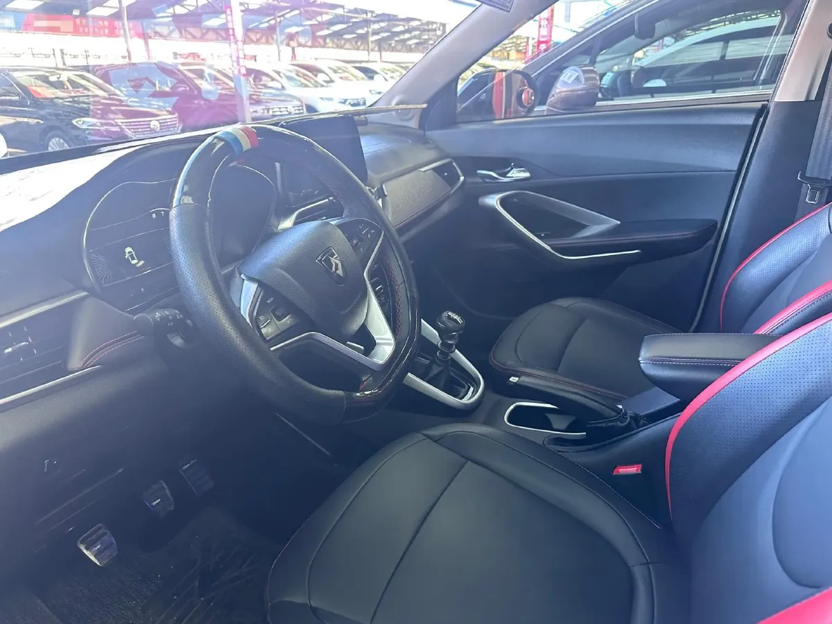 2019 BaoJun 730 1.5L 105HP L4 6MT,autocango,china used car exporter,china ev exporter,chinese used car exporter,chinese used ev exporter