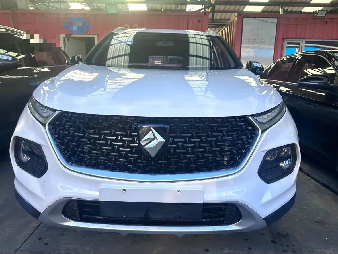2019 BaoJun 730 1.5L 105HP L4 6MT,autocango,china used car exporter,china ev exporter,chinese used car exporter,chinese used ev exporter