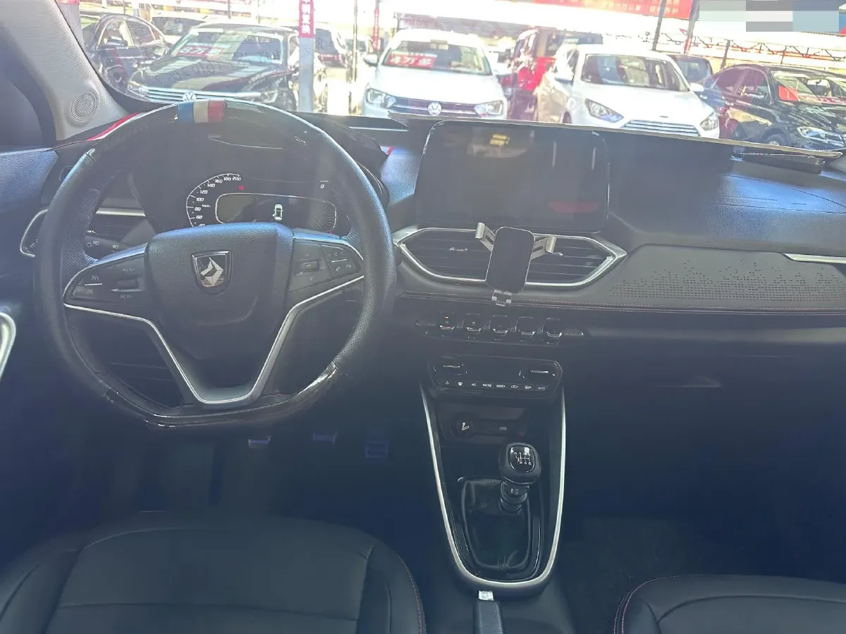 2019 BaoJun 730 1.5L 105HP L4 6MT,autocango,china used car exporter,china ev exporter,chinese used car exporter,chinese used ev exporter