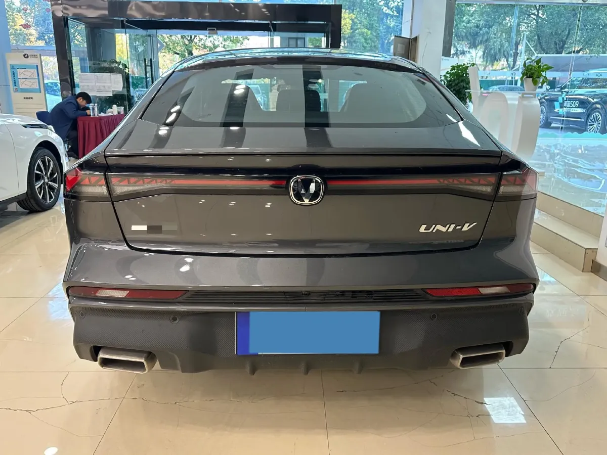 2024 ChangAn UNI-V 1.5T 188HP L4 7DCT,autocango,china used car exporter,china ev exporter,chinese used car exporter,chinese used ev exporter