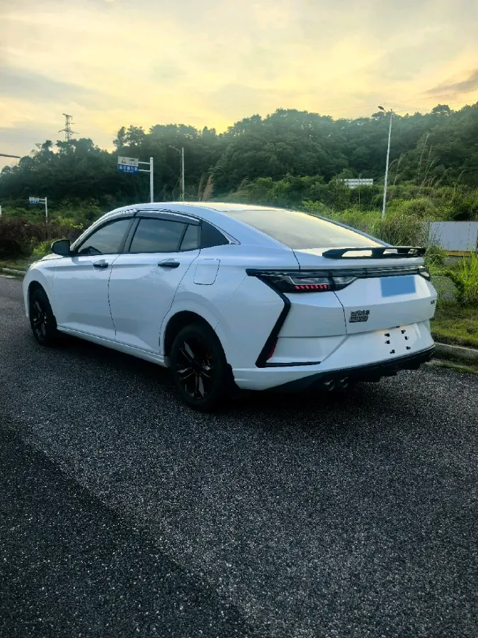 2023 DongFeng Aeolus YiXuan 1.5L 125HP L4 6DCT,autocango,china used car exporter,china ev exporter,chinese used car exporter,chinese used ev exporter