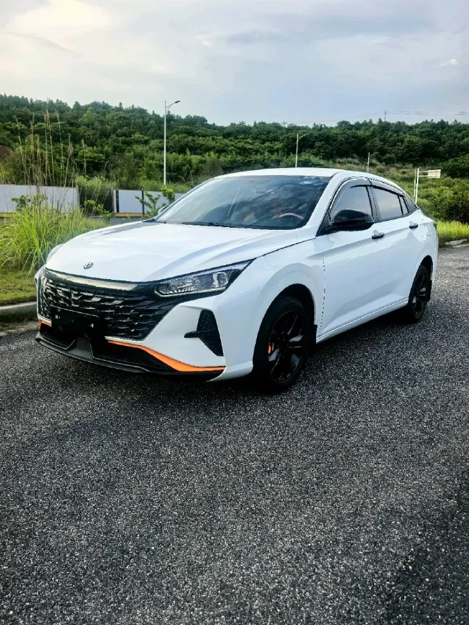 2023 DongFeng Aeolus YiXuan 1.5L 125HP L4 6DCT,autocango,china used car exporter,china ev exporter,chinese used car exporter,chinese used ev exporter