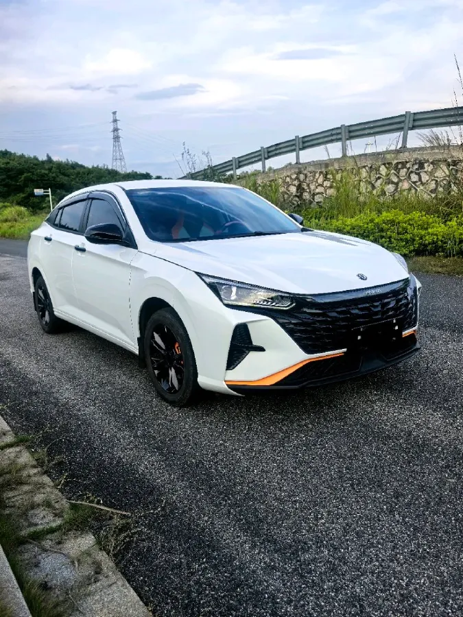 2023 DongFeng Aeolus YiXuan 1.5L 125HP L4 6DCT,autocango,china used car exporter,china ev exporter,chinese used car exporter,chinese used ev exporter