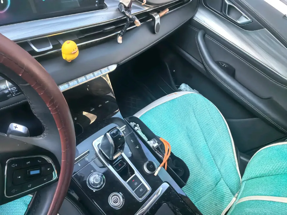 2021 Chery Tiggo 8 Plus 1.6T 197HP L4 7DCT,autocango,china used car exporter,china ev exporter,chinese used car exporter,chinese used ev exporter