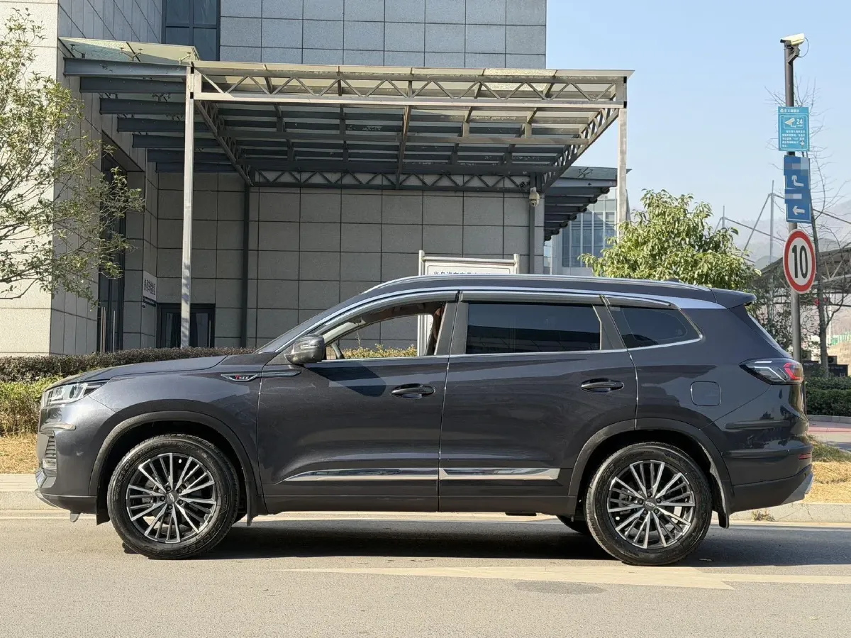 2022 ChangAn CS75 Plus 2.0T 233HP L4 8AT,autocango,china used car exporter,china ev exporter,chinese used car exporter,chinese used ev exporter