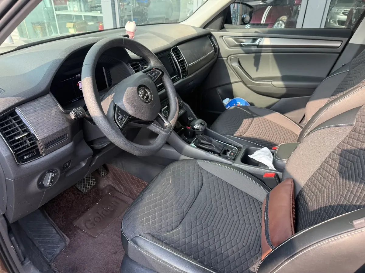 2019 Buick EnvisionPlus 1.5T 169HP L4 7DCT,autocango,china used car exporter,china ev exporter,chinese used car exporter,chinese used ev exporter