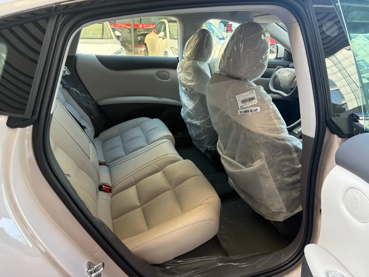 2024 IM L6 BEV 75KWH,autocango,china used car exporter,china ev exporter,chinese used car exporter,chinese used ev exporter