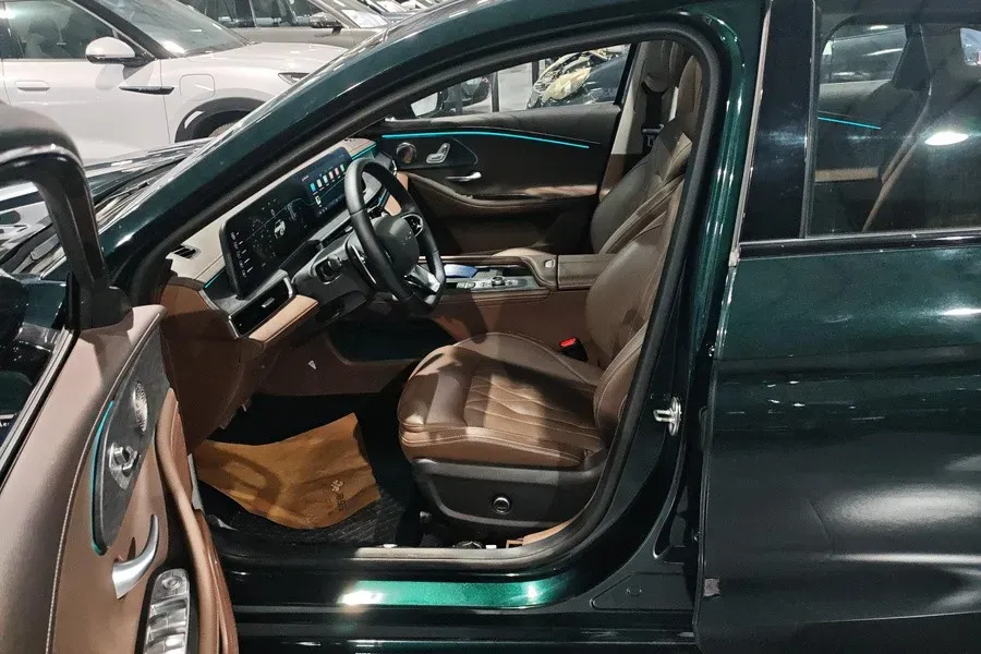 2023 Chery Arrizo 8 2.0T 254HP L4 7DCT,autocango,china used car exporter,china ev exporter,chinese used car exporter,chinese used ev exporter