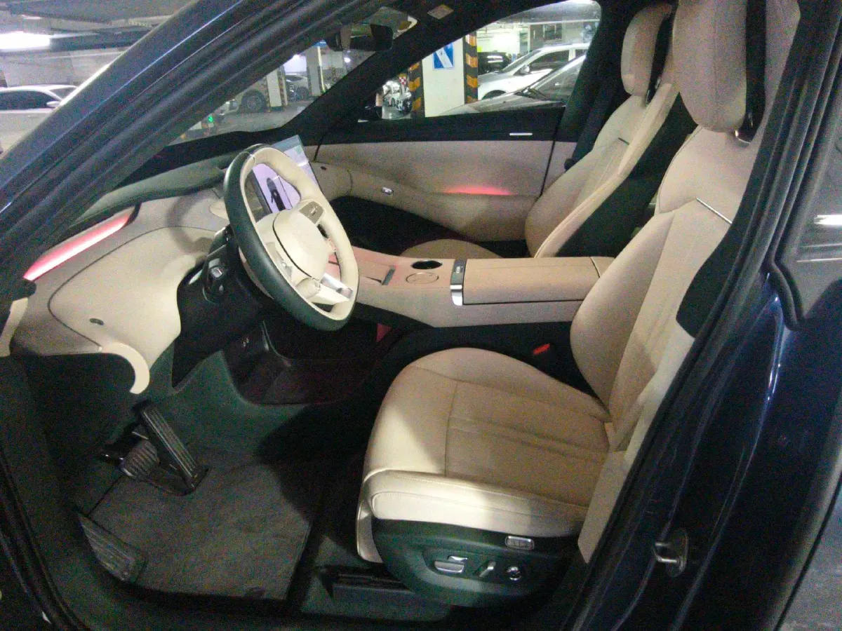 2025 Genesis GV70 2.5T 304HP L4 8AT,autocango,china used car exporter,china ev exporter,chinese used car exporter,chinese used ev exporter