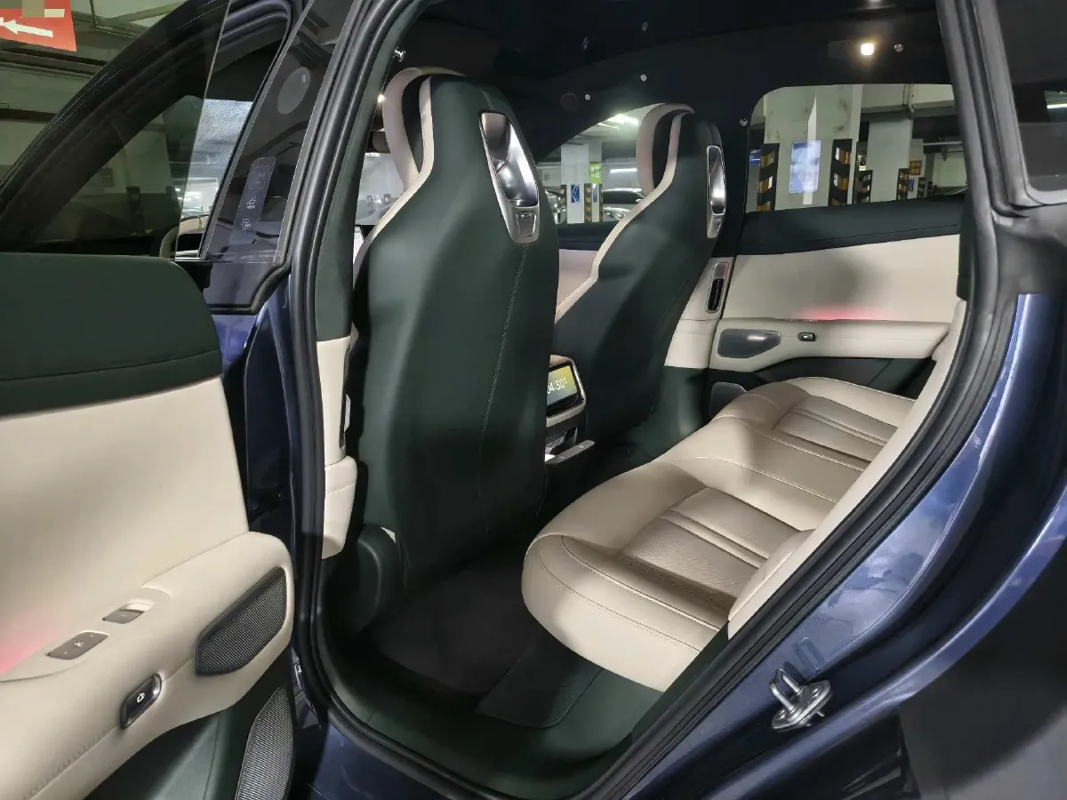 2025 Genesis GV70 2.5T 304HP L4 8AT,autocango,china used car exporter,china ev exporter,chinese used car exporter,chinese used ev exporter