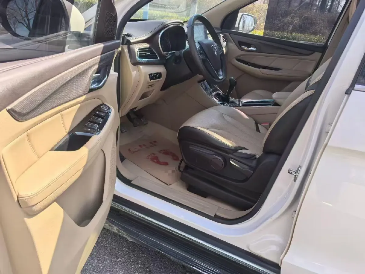 2017 BaoJun 730 1.5T 150HP L4 6MT,autocango,china used car exporter,china ev exporter,chinese used car exporter,chinese used ev exporter