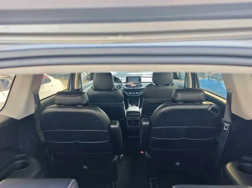 2018 BaoJun 530 1.5T 150HP L4 6MT,autocango,china used car exporter,china ev exporter,chinese used car exporter,chinese used ev exporter