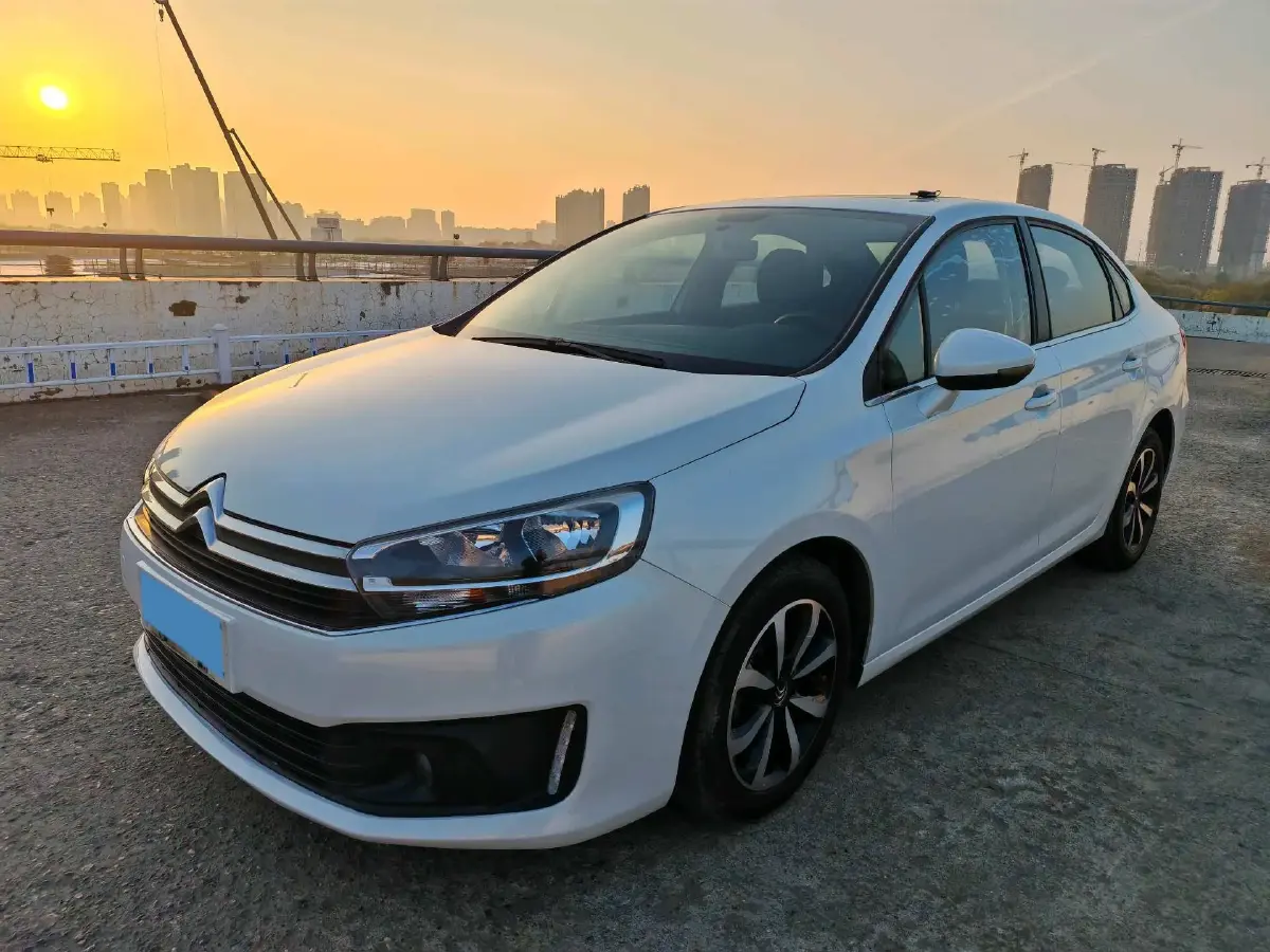 2018 Citroen C4 C-Quatre 1.6L 117HP L4 6AT
