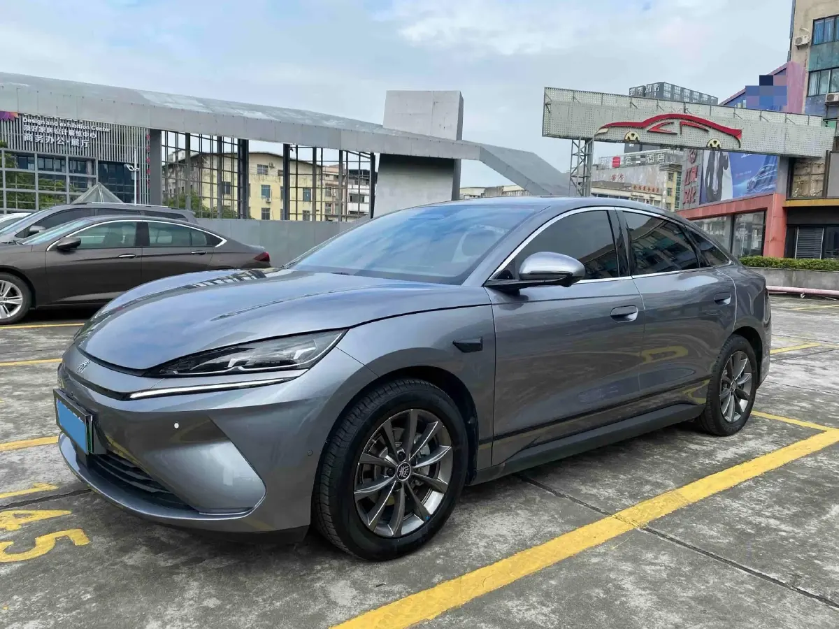 2025 BYD QinL BEV