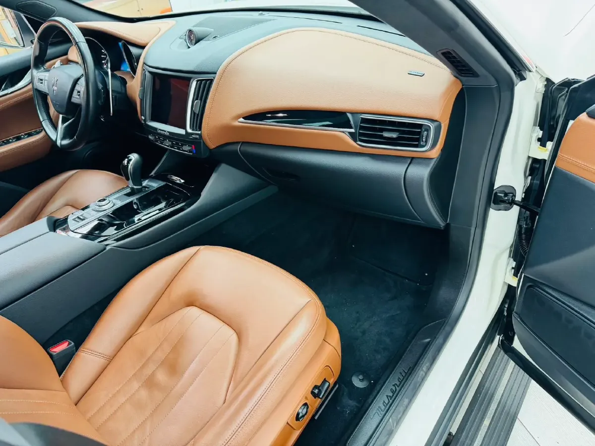 2018 Maserati Levante 3.0T 350HP V6 8AT,autocango,china used car exporter,china ev exporter,chinese used car exporter,chinese used ev exporter