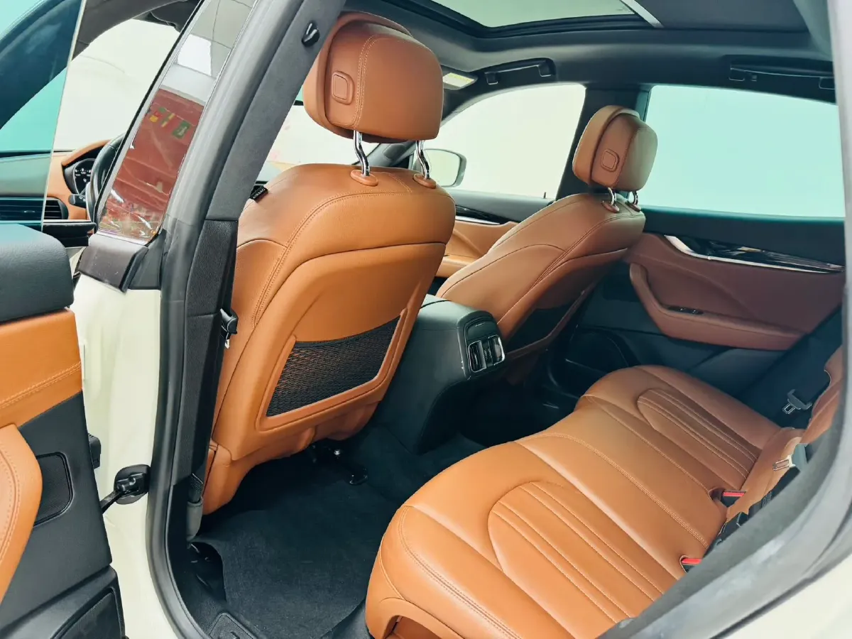 2018 Maserati Levante 3.0T 350HP V6 8AT,autocango,china used car exporter,china ev exporter,chinese used car exporter,chinese used ev exporter