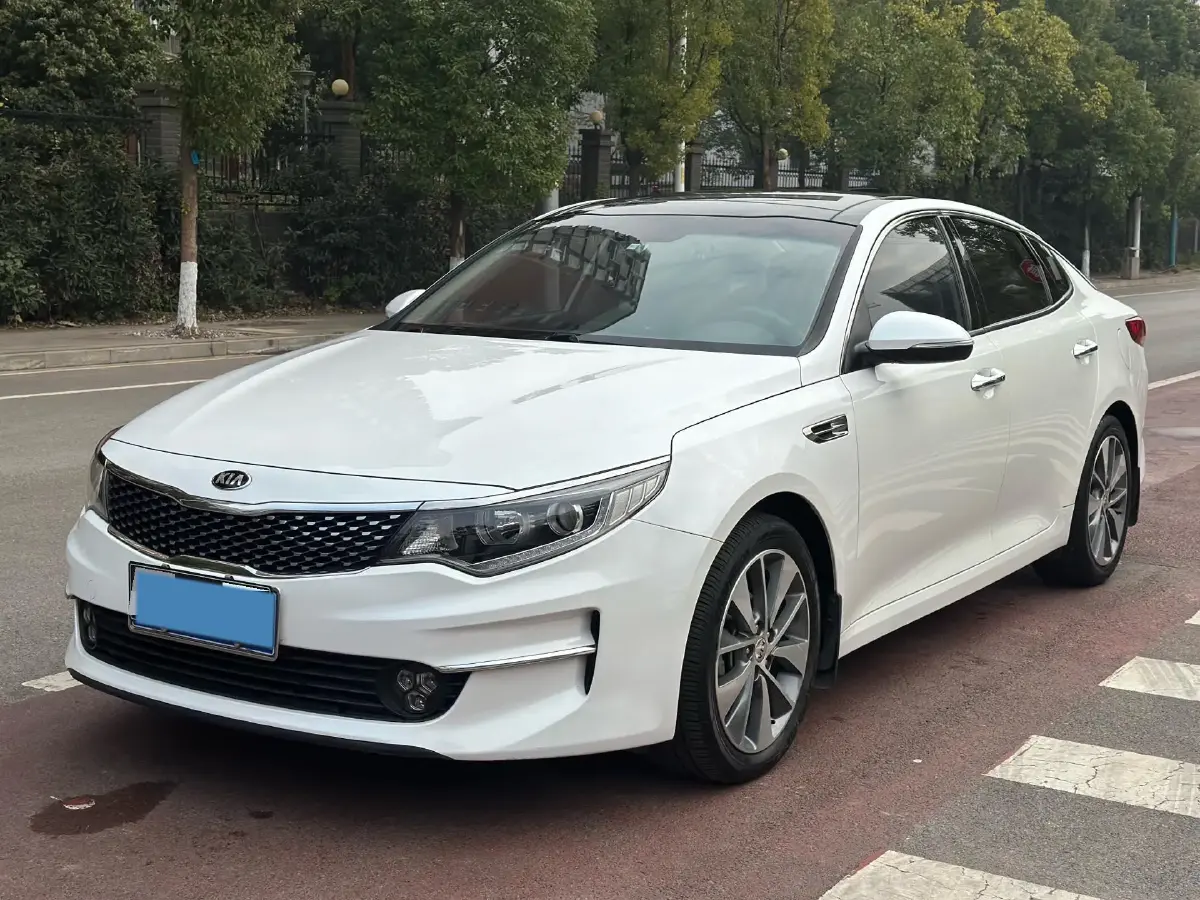 2016 Kia K5 2.0L 161HP L4 6AT