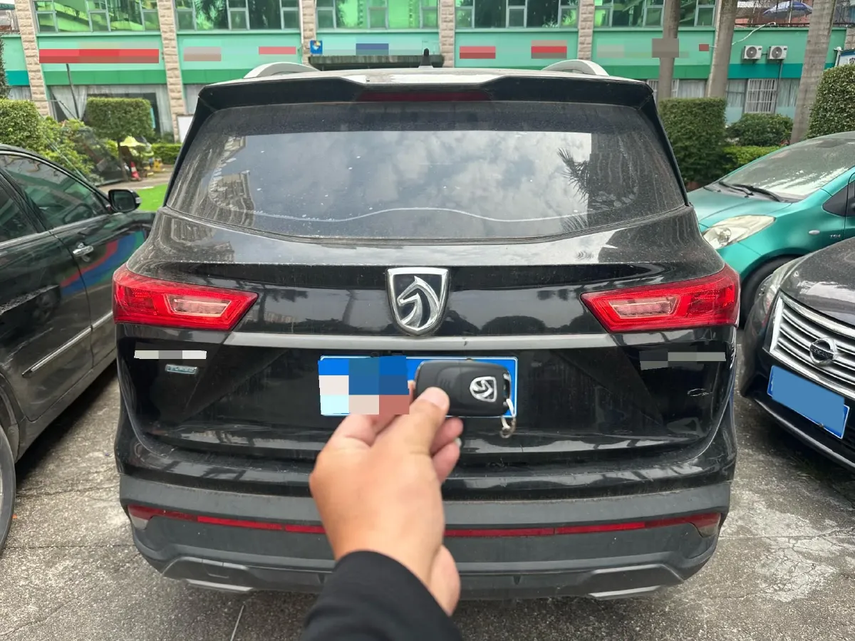 2018 BaoJun 530 1.5T 150HP L4 6MT,autocango,china used car exporter,china ev exporter,chinese used car exporter,chinese used ev exporter