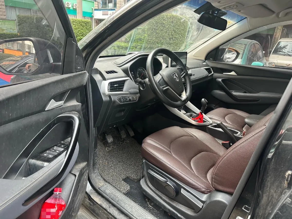 2018 BaoJun 530 1.5T 150HP L4 6MT,autocango,china used car exporter,china ev exporter,chinese used car exporter,chinese used ev exporter