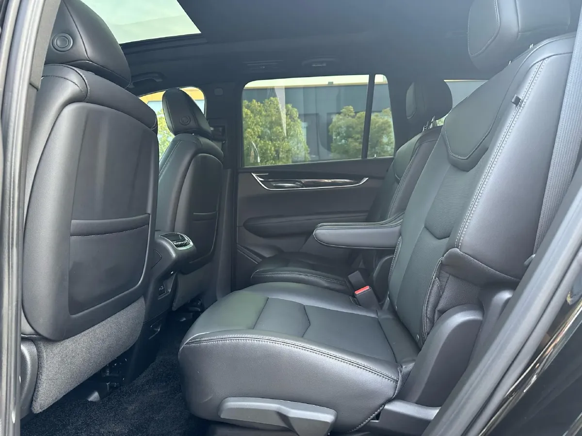 2022 Cadillac XT6 2.0T 237HP L4 9AT,autocango,china used car exporter,china ev exporter,chinese used car exporter,chinese used ev exporter