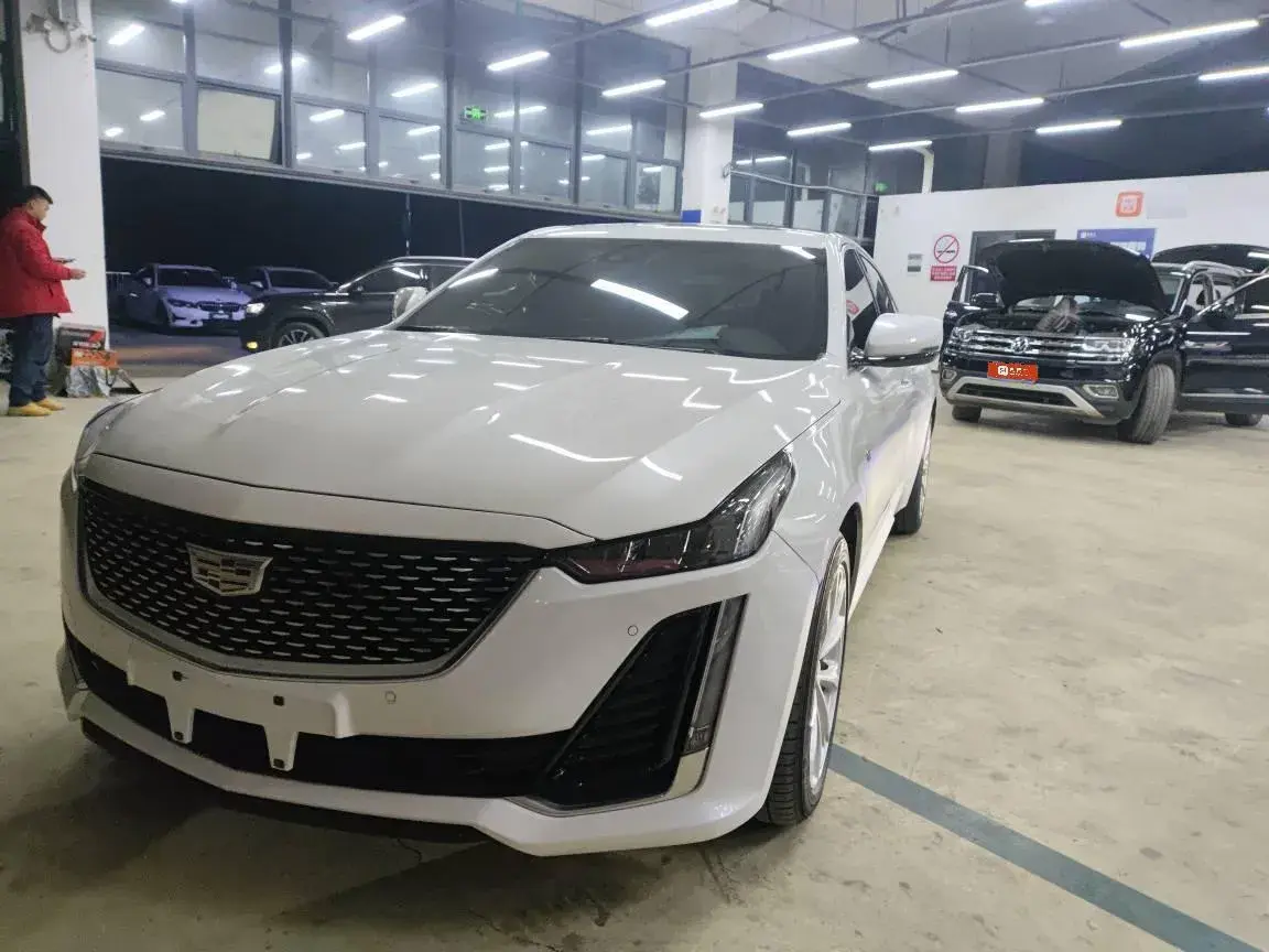 2023 Cadillac CT5 2.0T 237HP L4 10AT