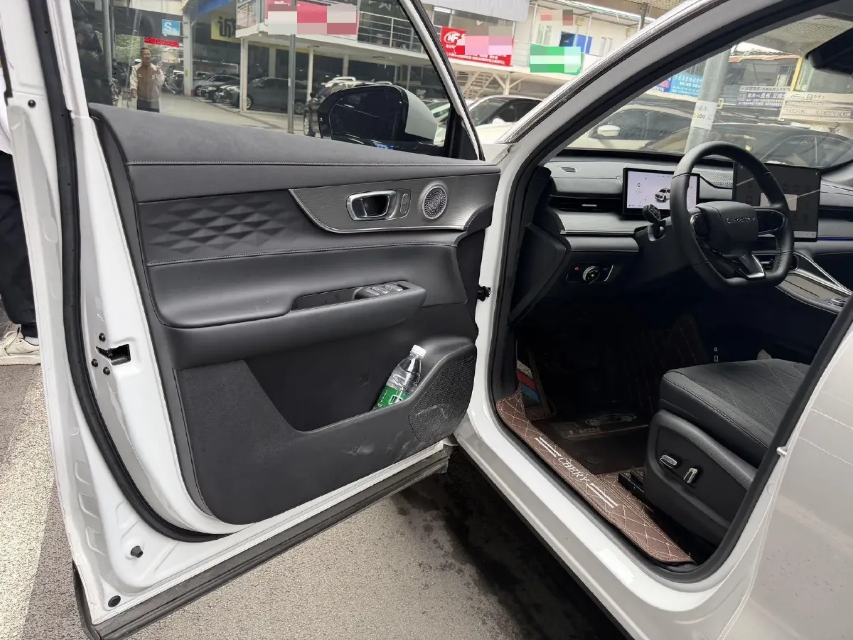 2025 Chery Tiggo 8 Plus 1.6T 197HP L4 7DCT,autocango,china used car exporter,china ev exporter,chinese used car exporter,chinese used ev exporter