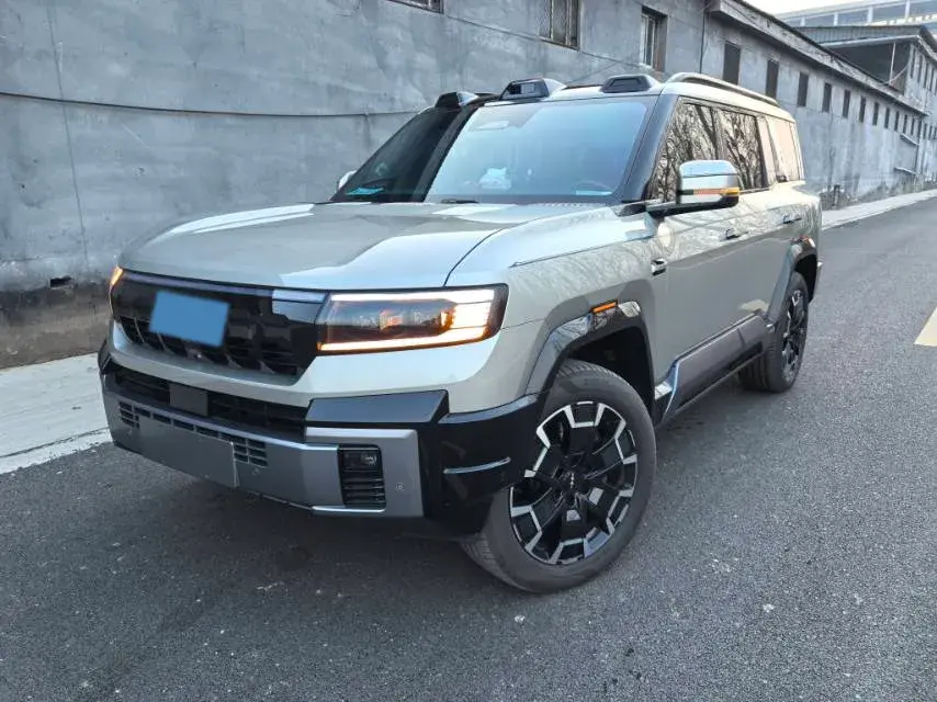 2025 FangChengBao Bao 8 2.0T 245HP L4 E-CVT PHEV 36.8KWH