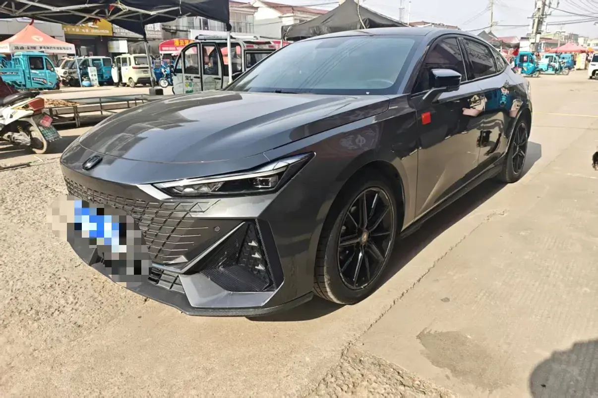 2022 ChangAn UNI-V 1.5T 188HP L4 7DCT