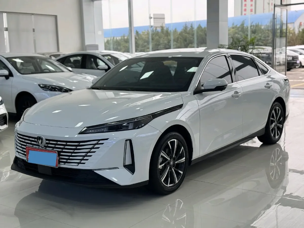 2025 ChangAn Eado 1.5T 192HP L4 7DCT,autocango,china used car exporter,china ev exporter,chinese used car exporter,chinese used ev exporter