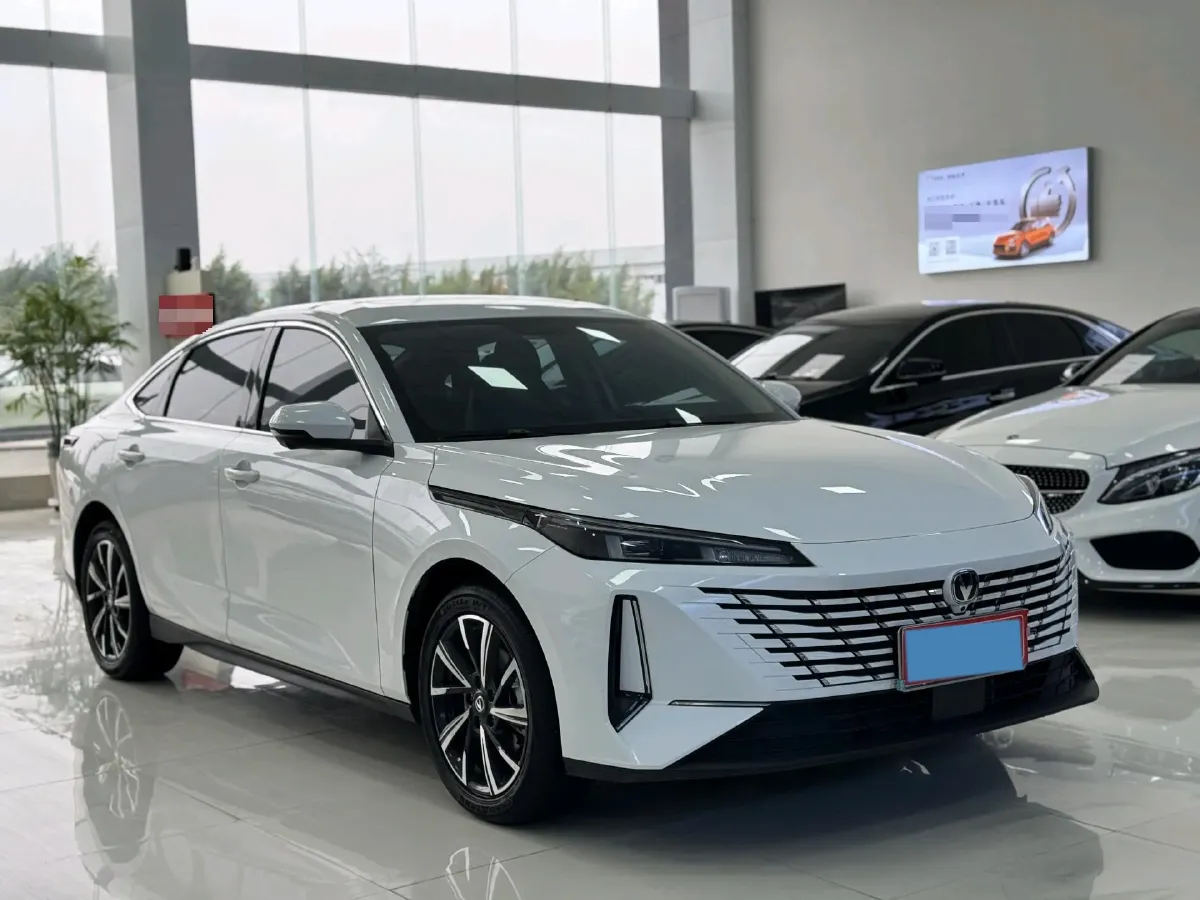 2025 ChangAn Eado 1.5T 192HP L4 7DCT,autocango,china used car exporter,china ev exporter,chinese used car exporter,chinese used ev exporter